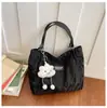 Bolsa Tote de Couro Macio Nova Primavera/Verão 2026 Feminina Grande Capacidade Estilo Preguiçoso Bolsa de Ombro Único Versátil para o Trabalho Nuvem Preta