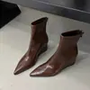 Botines cortos de moda para mujer estilo francés primavera y otoño 2026, punta fina, tacón de cuña, diseño versátil de nicho, botas elegantes de ajuste ceñido
