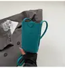Bolsa pequena elegante e estilosa para mulheres, nova bolsa transversal versátil de verão 2026, compacta e leve, adequada para caminhar e carregar um telefone celular