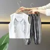 X098 Conjunto de Roupas de Verão para Meninos Novo Estiloso Legal Colete para Crianças Calça Anti-Mosquito Conjunto de Duas Peças Roupas de Verão para Bebê