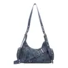 Bolso de un solo hombro para mujer estilo retro nuevo bolso de motocicleta moda femenina remache bolso de axila dulce fresco chica caliente bolso de mujer de gran capacidad