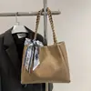 Bolso de gran capacidad de estilo extranjero de alta gama 2025, nuevo bolso de mujer, bolso de hombro de moda para viajeros, bolso de mano popular de primavera y verano