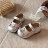 Zapatos de Cuero Estilo Princesa para Niñas 2026 Primavera y Otoño Nuevos Zapatos para Bebé con Suela Suave, Antideslizante, de Suela Baja, con Flores