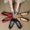 34-43 Tamanho Grande Sapatos Baixos Super Macios Sapatos de Couro Pequenos Estilo Novo 2025 Salto Baixo Sapatos Femininos Sapatos de Menina Versátil
