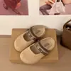 Meias-Chinelos Fechadas no Dedo Estilo Birkenstock com Solado Grosso Trançado Estilo Coreano para o Verão de 2026, Sandálias Mary Jane Super Modernas e Versáteis