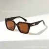 Nuevas Gafas de Sol Cuadradas Oversize con Hebilla de Logo Dorado Estilo Retro Francés Lujo Ligero para el Viaje Diario al Trabajo Vacaciones Versátiles