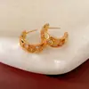 Brincos de Prata Banhados a Ouro Real 18K com Agulha de Prata e Zircônia em Formato de C Estilo Minimalista Brincos de Personalidade Leve Luxo Brincos de Alta Qualidade Atacado