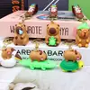 Lindo Creativo Colgante de Capibara Sosteniendo Tortuga Muñeca Apilada Llavero Colgante para Bolso Llavero Pequeño Regalo