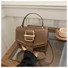 Bolso de mujer personalizado de moda simple 2025, nuevo bolso de hombro portátil de nicho, bolso cruzado retro con texto, bolso cuadrado pequeño para ir al trabajo.