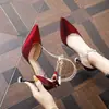 Zapatos de boda de tacón alto de moda, tacones de aguja, colección primavera/verano 2026, sandalias de una tira adornadas con pedrería, negro y rojo, nuevo estilo versátil