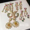 Pendientes de Borla de Flor de Lazo de Piedra Preciosa Arcoíris del Jardín de Monet Pendientes Chapados en Oro Real de 18K Pendientes de Alta Gama