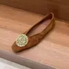 Zapatos de mujer de cuero suave versión 2026 estilo retro coreano hebilla de metal terciopelo, con plataforma para aumentar altura, de corte bajo, slip-on, versátiles para mujer