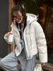 Chaqueta corta de algodón con capucha transfronteriza para mujer, nuevo estilo invierno 2026, chaqueta de algodón con cordones, chaqueta de algodón moderna y cálida para mujer