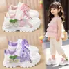 Zapatillas de Malla de Cereza para Niñas Estilo Verano 2026 Transpirables de Velcro Casuales Zapatos de Papá para Niños Mayores Estilo Otoño