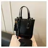 Bolso de Hombro Cruzado de Cubo Nuevo de Moda Europea y Americana 2025 de Gran Capacidad Elegante con Textura de Otoño Nuevo para Mujer