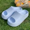 Chinelos Fashion para Uso Externo com Solado Grosso para Mulheres, Novo Estilo de Verão, Antiderrapantes, Confortáveis, Chinelos Deslizantes que Aumentam a Altura com Sensação de Amortecimento Macio