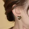 Brincos de Coração com Estampa de Leopardo Estilo Europeu e Americano para Mulheres 2025 Novo Estilo Quente Brincos de Luxo Acessível Super Bonitos Brincos de Outono e Inverno