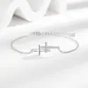 Pulseira de Pingente de Cruz Quadrada Europeia e Americana Criativa Nova com Zircônia Inlaid Cruz Dupla Ajustável Joia de Mão Feminina