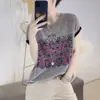 Camiseta de Punto de Manga Corta para Mujer 2026 Verano Nuevo Estilo Diseño de Alta Gama Nicho Bordado Resistente Bloques de Color Estampado de Letras