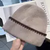 Gorro de Punto Rayado de Color Contrastante Simple Estilo Coreano para Mujer en Otoño e Invierno, Pequeño Gorro Cálido de Lana Versátil que Favorece el Rostro