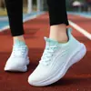 Tênis Esportivos Transfronteiriços Masculino 2026 Novo Malha Respirável Tênis de Corrida Feminino Leve Confortável Absorção de Choque Antiderrapante Casual Sapatos Brancos