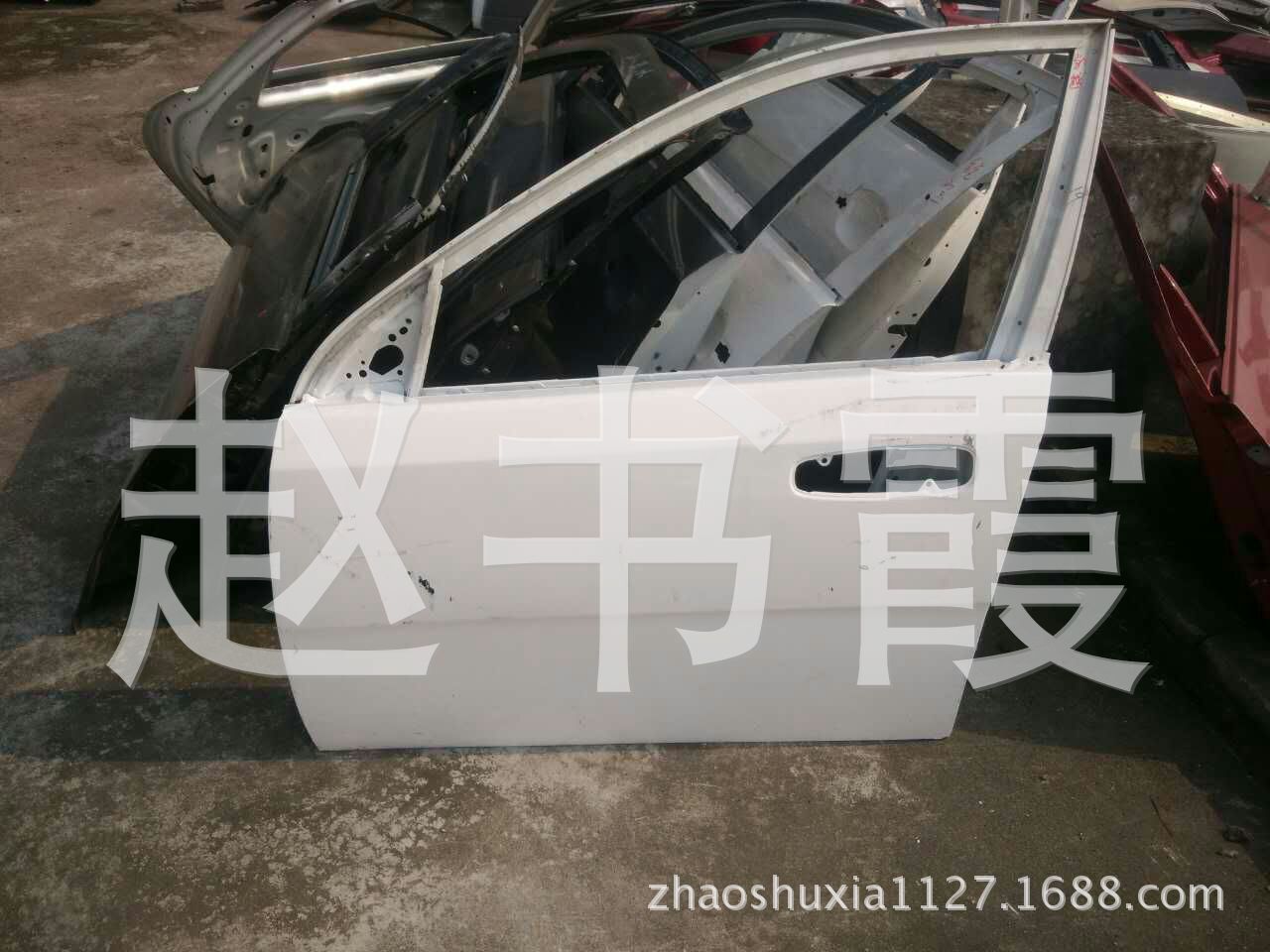 2011年新款别克凯越左前门壳1