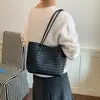 Bolso de Mano de Alta Gama Nuevo con Textura Tejida Gran Capacidad Retro Simple Bolso de Hombro Cuero Suave Casual Versátil Bolso Tote