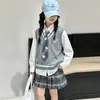 Conjunto Estilo JK Universitario para Niñas Primavera y Otoño 2026: Conjunto de Tres Piezas: Chaleco, Camisa y Falda Plisada para Niños Mayores, Ropa de Otoño