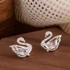 Sencillos y Exquisitos Estilo Francés Pequeño Cisne de Diamantes Brillantes Pinza para Mosquitero Diseño de Nicho Pendientes de Alta Gama Moda de Lujo Ligero