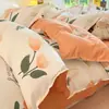 Conjunto de Cama de Algodão Simples Escovado Classe A Quatro Peças Cobertura de Edredom para Dormitório Estudantil Lençóis de Cama Conjunto de Três Peças Cobertura de Edredom de Algodão Lavado Atacado