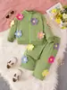 Conjunto de Dos Piezas Casual Fresco para Bebé Niña: Cardigan Jacket Verde con Cuello Alto y Cremallera + Pantalones Rectos con Flores Coloridas 3D