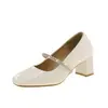 Sapatos de corte baixo, mostrando o charme feminino!
