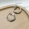 Suministro Exclusivo Transfronterizo de Amazon de Pendientes de Agua Corriente, Pendientes de Aro Lisos Simples y de Moda, Diseño de Nicho, Pendientes de Lujo Ligero para Mujer al por Mayor