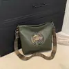 Bolsa modelo novo 2026, estilo chinês vintage, bolsa de ombro elegante para mulheres, bolsa tote de PU moderna estilo europeu e americano com toque de luxo