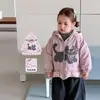 Zhe Li Roupa Infantil Jaqueta Acolchoada para Meninas Inverno Espessada Desenho Animado com Capuz Top Classe a Roupas de Bebê