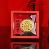 Caja Roja de Empaque San Yang Kai Tai Fortuna Dorada con Adorno de Monedas Doradas, Regalo para Evento de Reunión Anual de Empresa, Lámina de Oro de 999