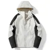 Roupa de assalto externa Woodpecker para homens e mulheres outono e inverno três em um jaqueta pequena marca de tendência novo terno de montanhismo à prova de vento