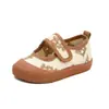 Nuevos Zapatos de Lona para Niños Primavera/Verano 2023 Oso Marrón Casual Zapatos de Abuela Estilo Coreano Suela Suave Zapatos para Niños Venta al por Mayor
