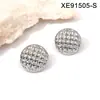 Pendientes de Acero de Titanio Europeos y Americanos con Patrón de Diamante Lujo Accesible de Moda Dorada de Alta Gama Joyería de Oro Real Chapada en Oro Pendientes Joyería para Niñas