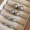 Pendientes de Perlas Swarovski Ligeros de Lujo y Sencillos, Pendientes de Moda y Elegantes con un Toque de Alta Gama, Pinzas para Orejas Tipo Bobina de Mosquito para Mujeres Sin Perforaciones