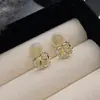 Pendientes de Clip en Forma de Corazón Estilo Dulce Japonés Modelo Nuevo 2025 con Diseño de Diamante Estilo de Alta Gama que No Choca Adecuado para el Uso Diario en el Trayecto al Trabajo