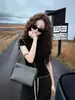 Camiseta negra de manga corta para mujer, nuevo estilo popular de verano 2026, única y súper bonita, corte ajustado, bloques de color, top elegante