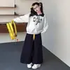 Conjunto de Moletom com Capuz Estilo College Chegada Nova Outono para Meninas Blusa com Blocos de Cor e Gola Lapela Calça Larga Solta Primavera e Outono para Meninas
