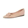 Zapatos de Mujer Weiwei Girl 8916-8 Estilo Francés con Punta y Aumento Oculto de Altura, Zapatos Planos Estilo Hada con Hebilla en V Color Nude de Boca Baja