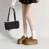 Sapatos femininos Birkenstock de sola grossa retrô, coleção outono/inverno 2026, estilo slip-on com biqueira fechada, perfeitos para usar ao ar livre e projetados para te deixar mais jovem