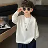 Ropa de Primavera y Otoño para Niños Camiseta Blanca con Letras Estilo Nuevo 2026 Niños Atractivo Versátil Casual Superior Capa Base para Bebé