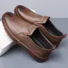 Sapatos Plus Size Transfronteiriços Outono Couro Bovino de Primeira Camada Slip-on Casuais Respiráveis Solado Macio Para Dirigir Masculinos Versáteis Antiderrapantes Sapatos de Pai