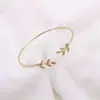 Pulsera de Hoja Europea y Americana de Exportación Apertura Ajustable Hoja Simple Nicho Deseo Joyería de Mano Transfronteriza Fabricante Venta al por Mayor