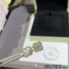 Aretes de Mariposa Turquesa con Bordes Redondeados y Artesanía Delicada, Realistas y Hermosos, Exudando un Aura de Hada