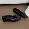 Estilo verão laço elegante retrô francês sapatos Mary Jane delicados, sapatos baixos de peça única, novo couro sintético 2026, estilosos